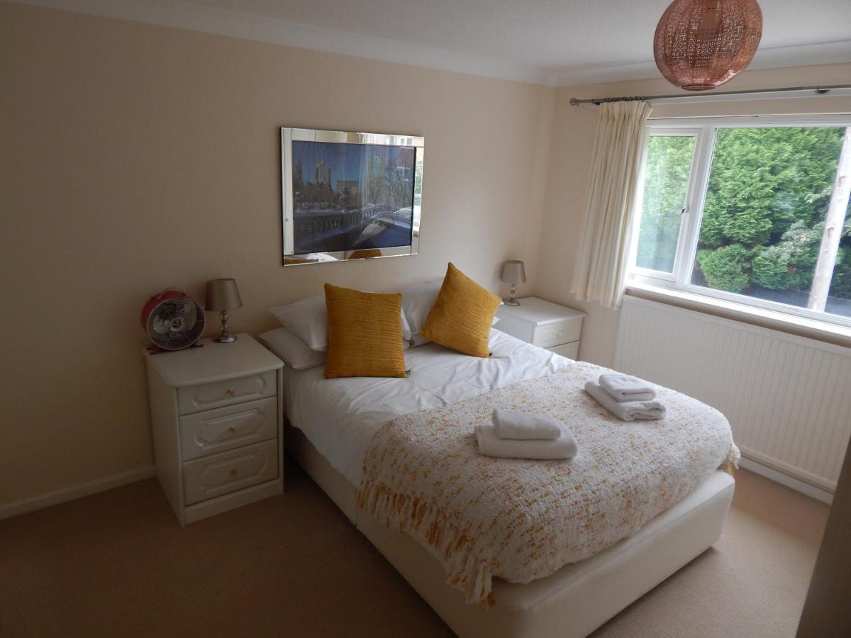 Spacious 3 Bdr House With Parking-Families-Corporate Groups By Orbitat Accommodations Cambridge Exteriör bild