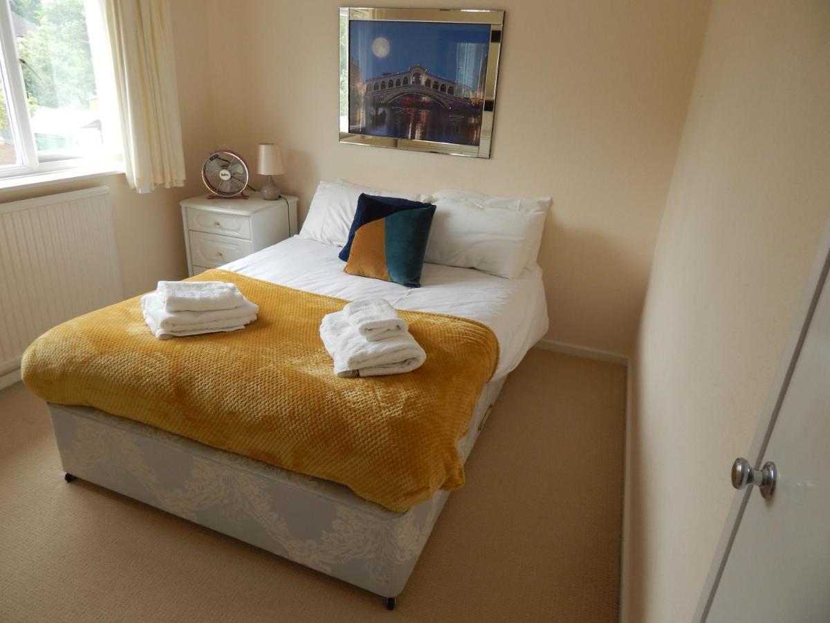 Spacious 3 Bdr House With Parking-Families-Corporate Groups By Orbitat Accommodations Cambridge Exteriör bild