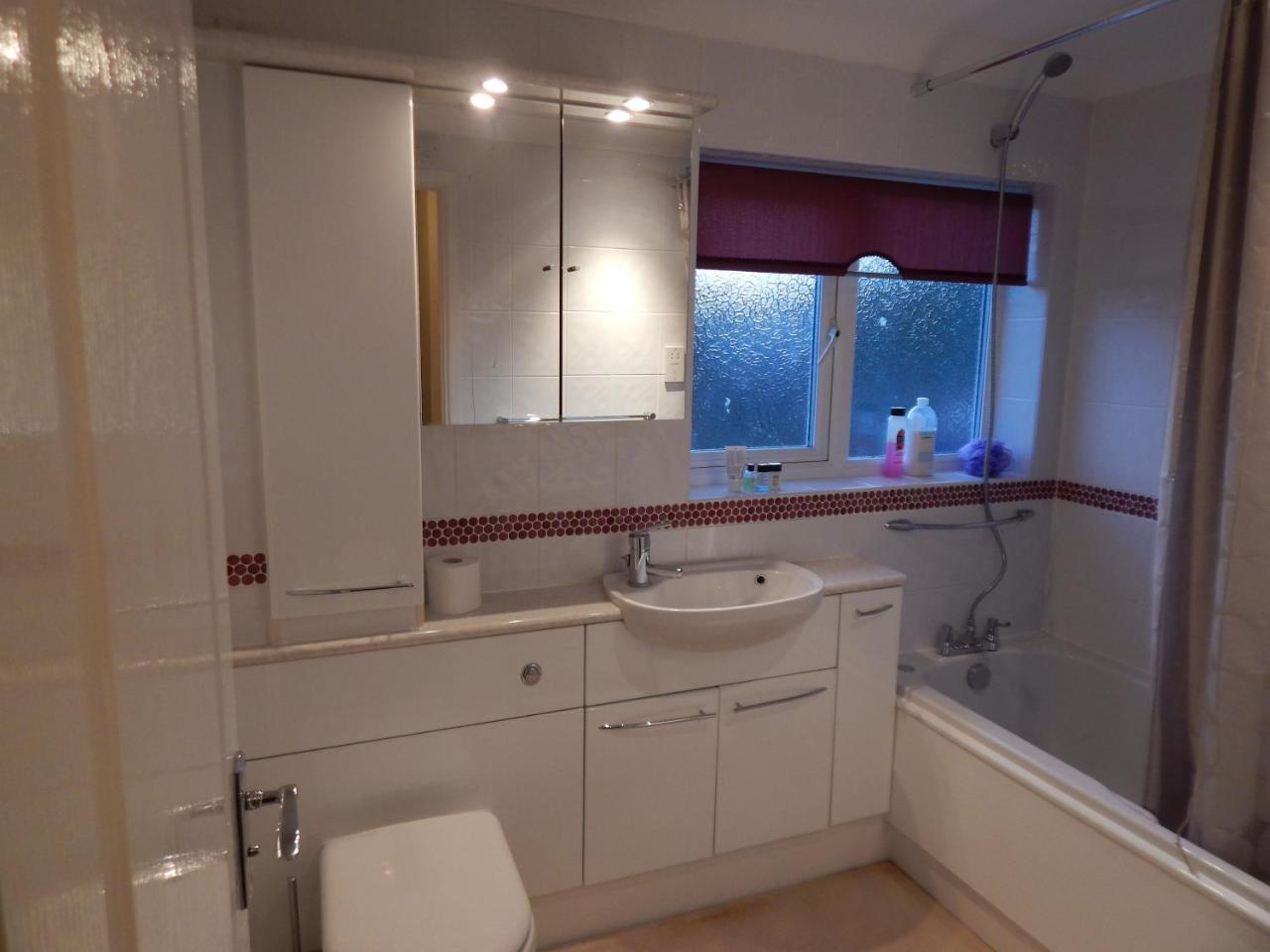 Spacious 3 Bdr House With Parking-Families-Corporate Groups By Orbitat Accommodations Cambridge Exteriör bild